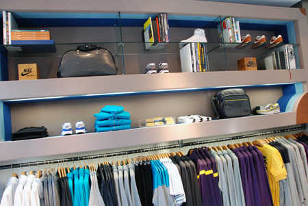 nikemarais03.jpg